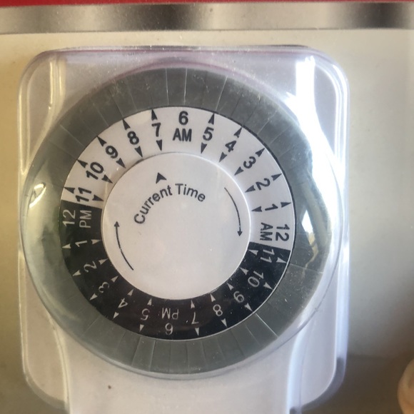 Utilitech Outlet Timer for Indoor Use. Manual. 24 hour repeating cycle - Picture 2 of 6